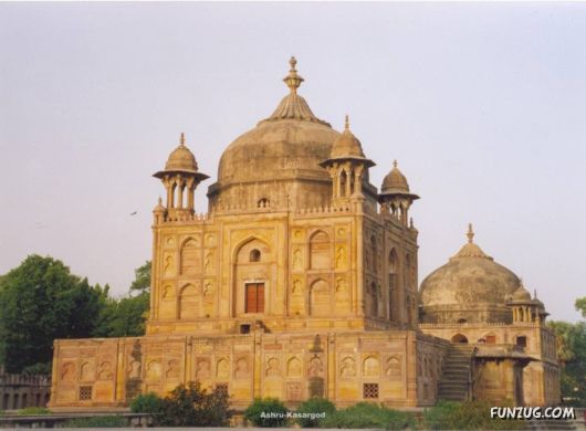 Islamic Architecture Around the World - III