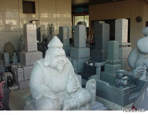 Amazing Japanese Tombstones Art