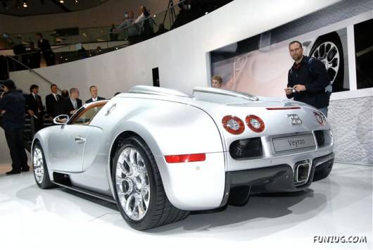 Amazing Auto Car Show at Paris