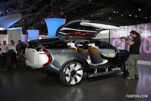 Amazing Auto Car Show at Paris