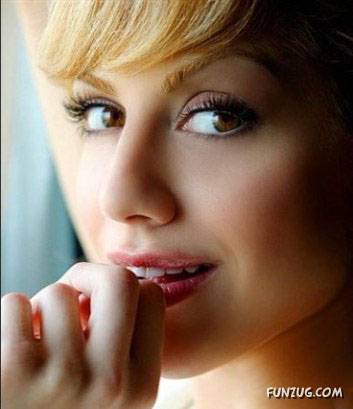 Celebrities Before N After a Photoshop Makeover