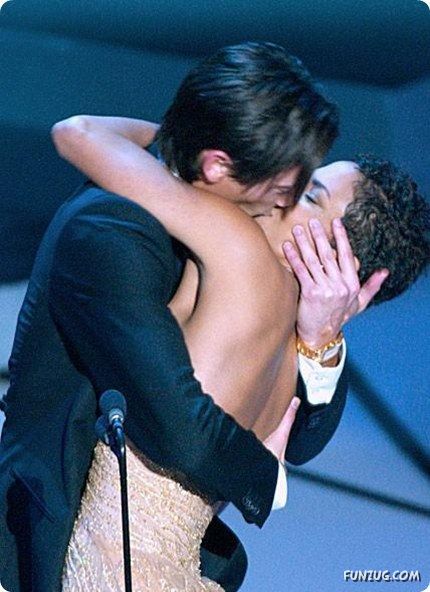 Famous Celebrities Kisses