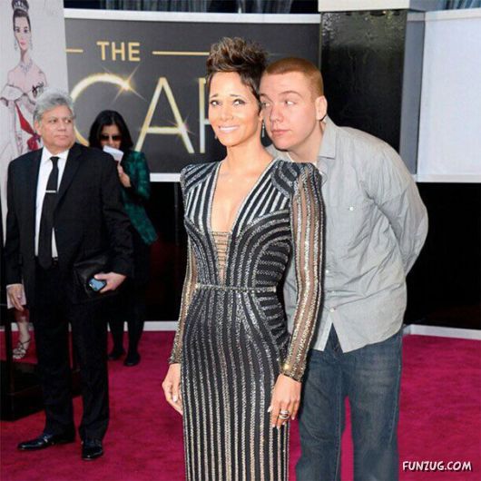 A Man Photoshops Himself Into Celebrity Photos