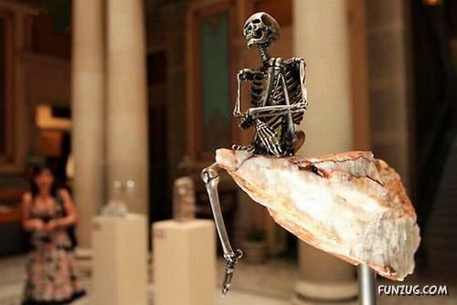 Creative Skeleton Sculptures