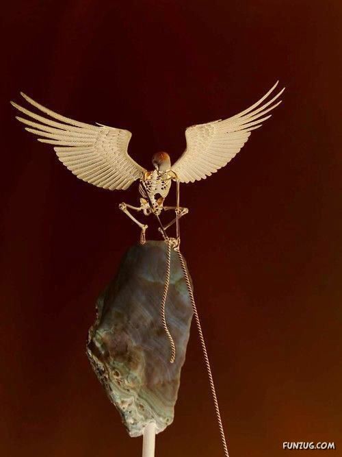 Creative Skeleton Sculptures