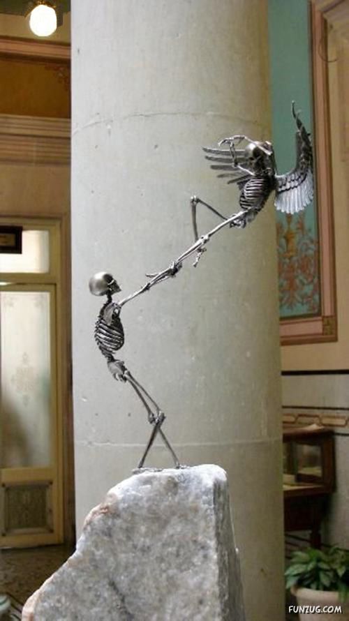 Creative Skeleton Sculptures