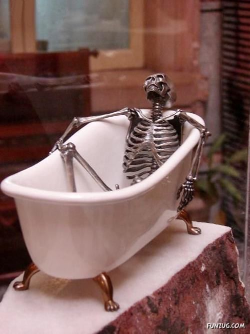 Creative Skeleton Sculptures