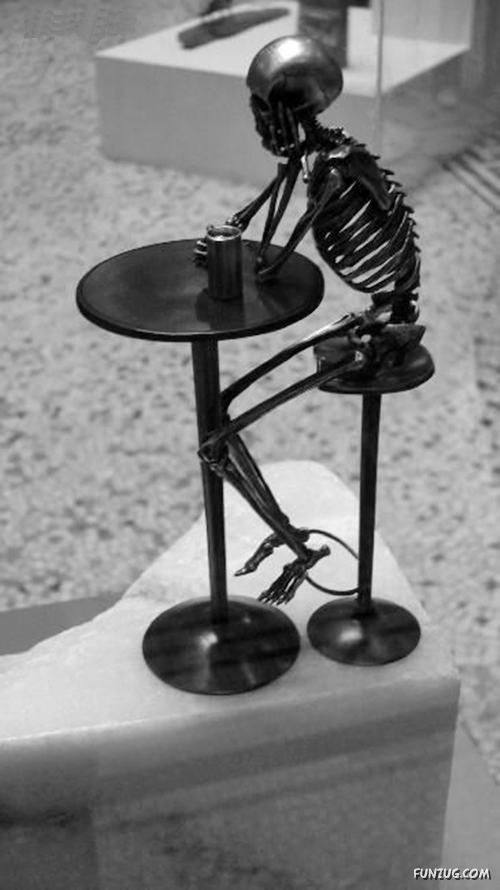 Creative Skeleton Sculptures