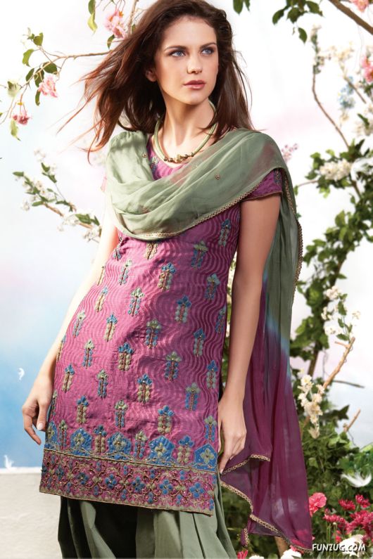 Desi Salwar Kameez Designs for Galz