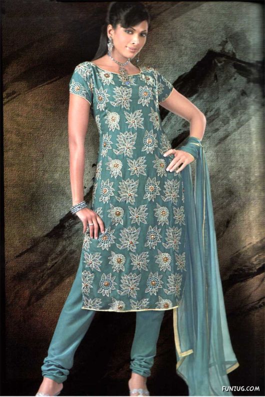 Desi Salwar Kameez Designs for Galz