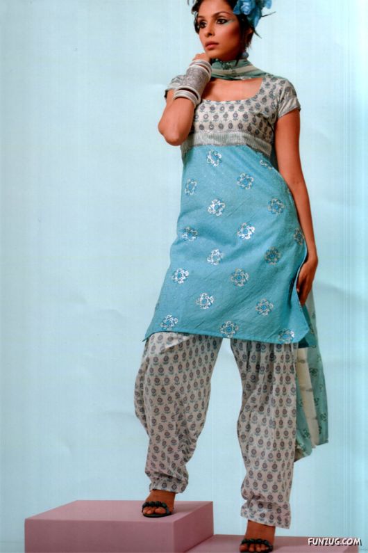 Desi Salwar Kameez Designs for Galz