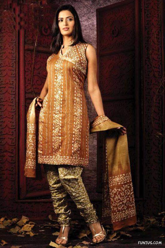 Desi Salwar Kameez Designs for Galz