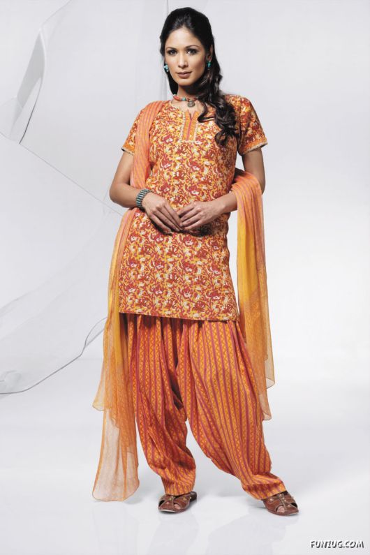 Desi Salwar Kameez Designs for Galz