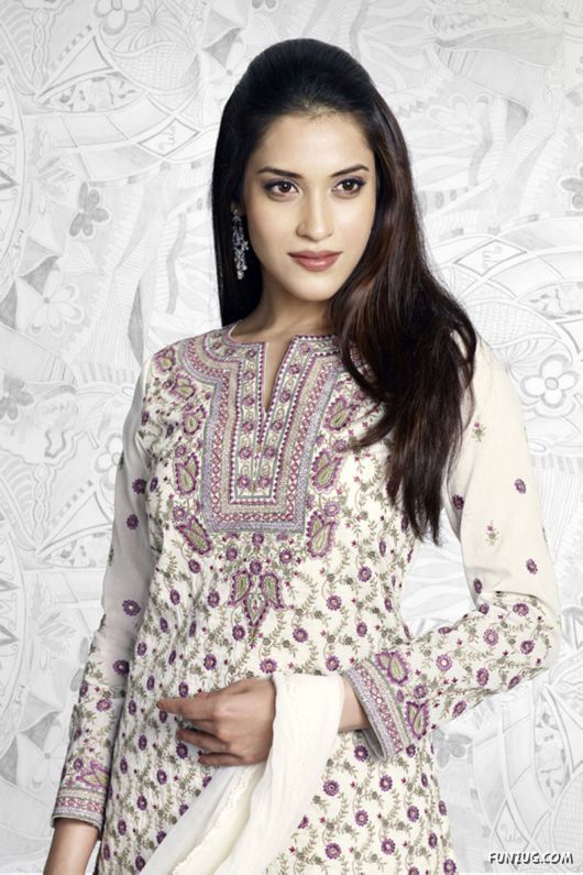 Desi Salwar Kameez Designs for Galz