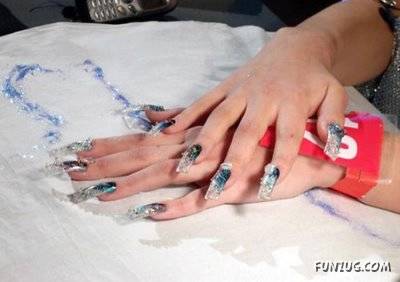 Ever Seen Such Strange Manicure ?