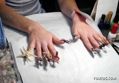 Ever Seen Such Strange Manicure ?