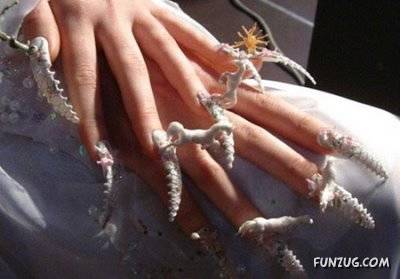 Ever Seen Such Strange Manicure ?