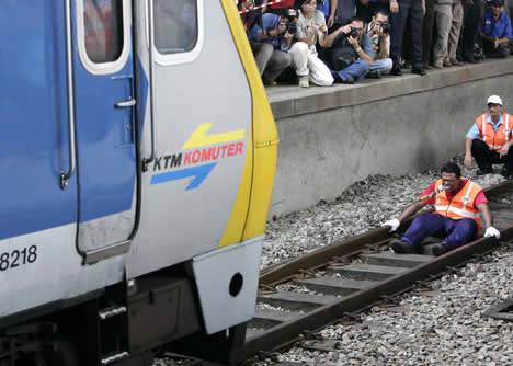 Real-Life Superheroes: 10 People with Incredible Abilities