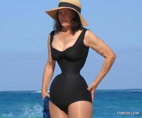 The Worlds Thinest Waist Lady