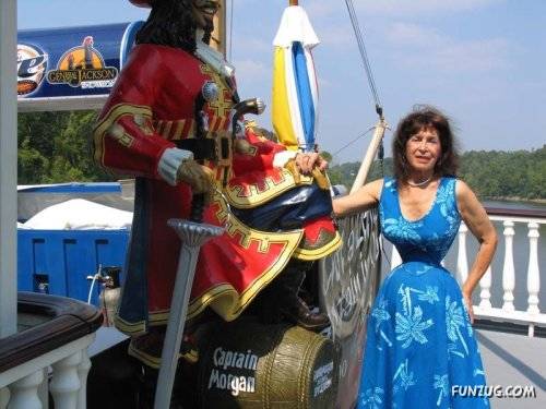 The Worlds Thinest Waist Lady