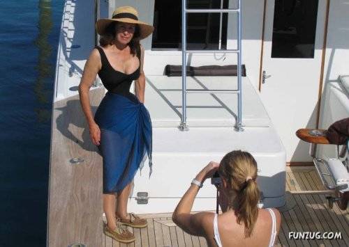 The Worlds Thinest Waist Lady