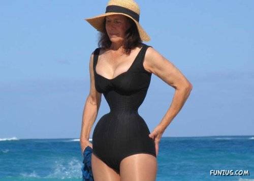 The Worlds Thinest Waist Lady