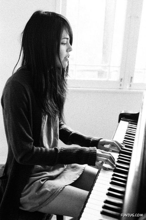 Gorgeous Photos of Gorgeous Women