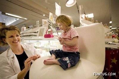 Amazing Smallest Girl in the World