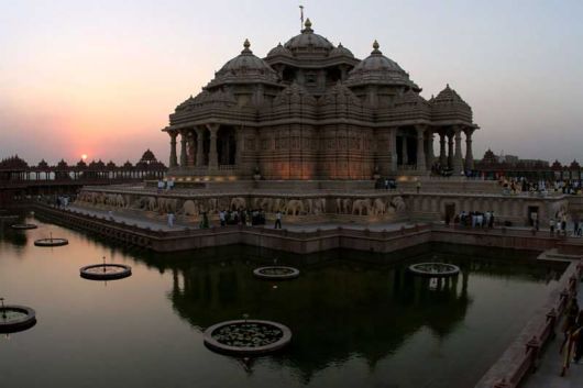 Extraordinary Akshardham Temple in New Delhi (India)