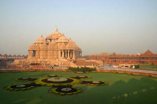 Extraordinary Akshardham Temple in New Delhi (India)