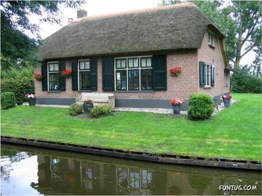 Beautiful Village in Holland with No Roads