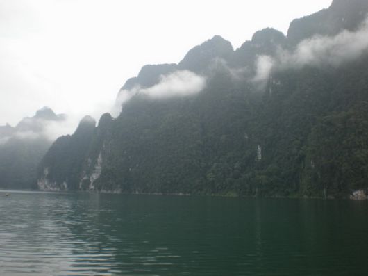 Amazing Ratchaprapa Dam, Thailand