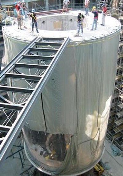 Amazing AquaDom Aquarium in Berlin