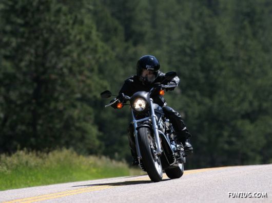 Click to Enlarge - Harley Davidson Exclusive Wallpapers