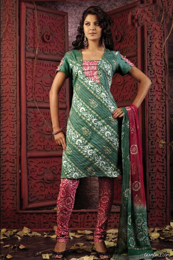 Desi Salwar Kameez Designs for Galz