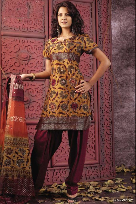 Desi Salwar Kameez Designs for Galz