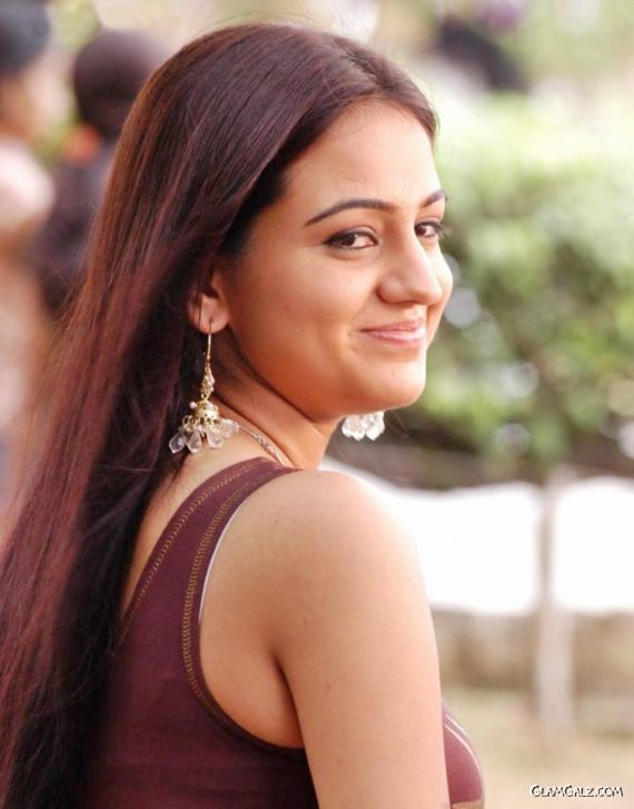 Pretty Tollywood Actress Aksha