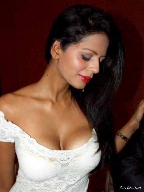 Pretty Bhairavi Goswami Unplugged