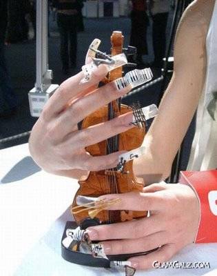 Ever Seen Such Strange Manicure ?