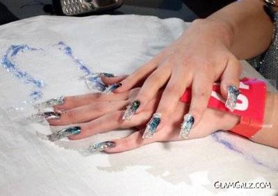 Ever Seen Such Strange Manicure ?