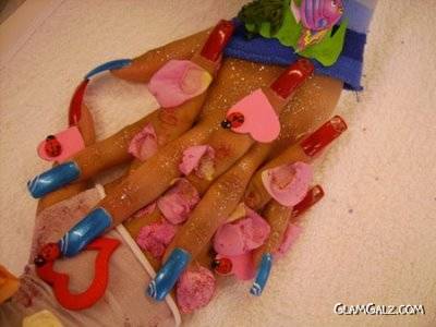 Ever Seen Such Strange Manicure ?