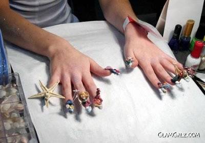 Ever Seen Such Strange Manicure ?