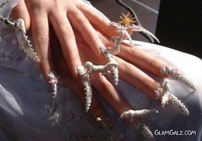 Ever Seen Such Strange Manicure ?