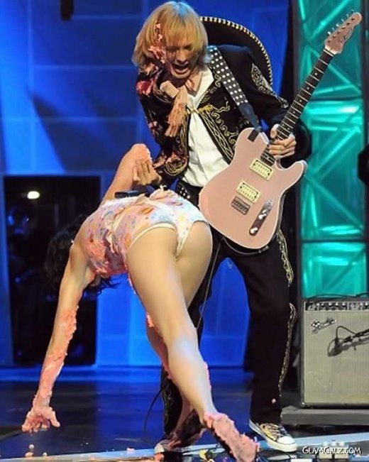 Katy Perry's Crazy Cake Jump