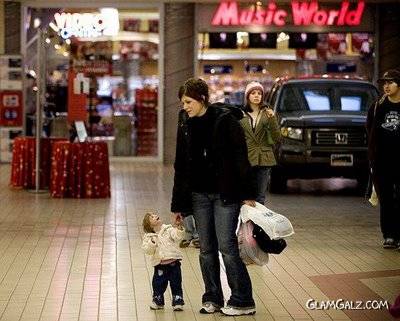 Amazing Smallest Girl in the World