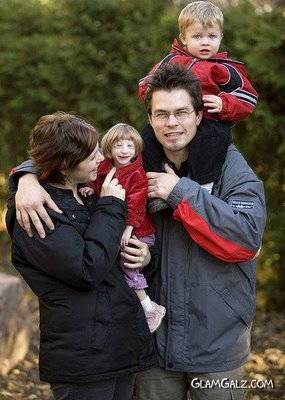 Amazing Smallest Girl in the World