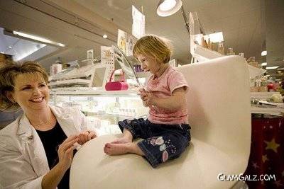 Amazing Smallest Girl in the World