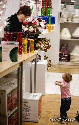 Amazing Smallest Girl in the World