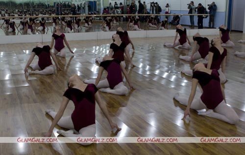 Beijing Welcome You with a Graceful Smile