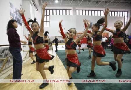 Cheerleaders for Beijing Olympics 2008